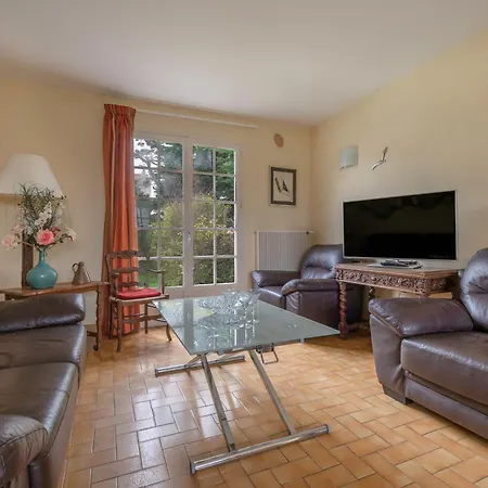 400m De La Plage, Pointe St Gildas, Maison Pour 6 Holiday home *