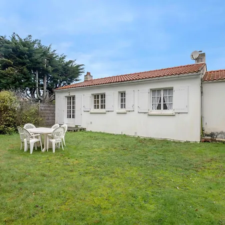 400m De La Plage, Pointe St Gildas, Maison Pour 6 Holiday home